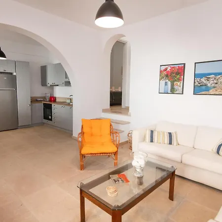 Vakantiehuis Blue View House 1 - Ysternia Bay - 2br Seafront Istérnia