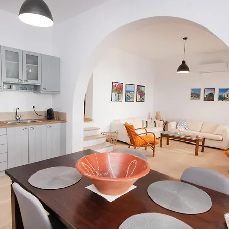 Blue View House 1 - Ysternia Bay - 2br Seafront Istérnia