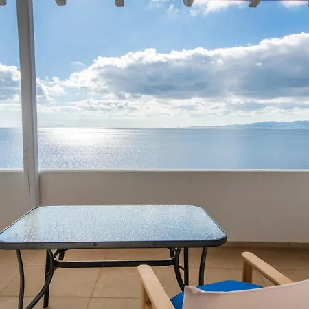 Blue View House 1 - Ysternia Bay - 2br Seafront Vakantiehuis