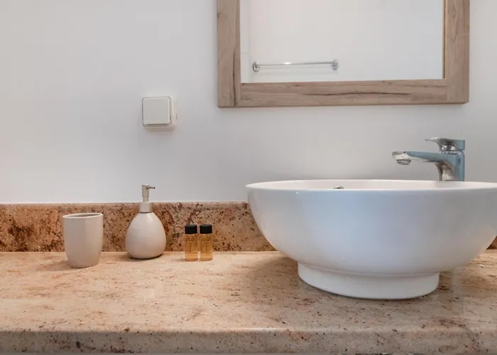 Vakantiehuis Blue View House 1 - Ysternia Bay - 2br Seafront *