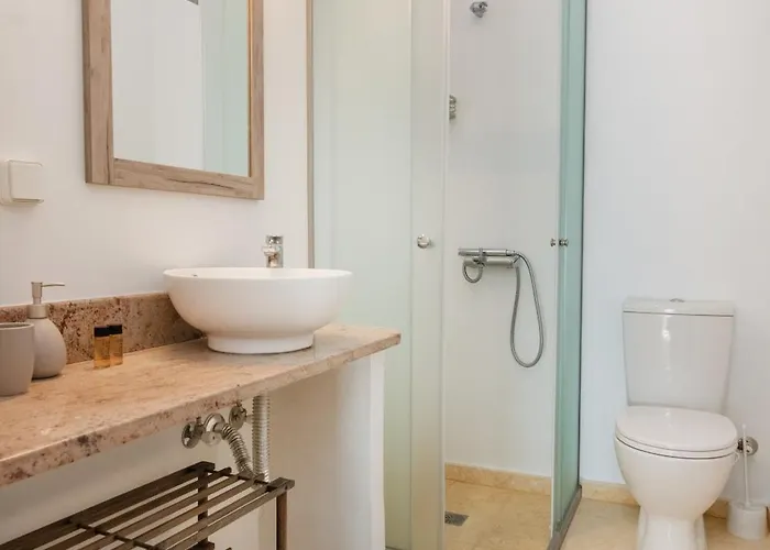 Blue View House 1 - Ysternia Bay - 2br Seafront Vakantiehuis Istérnia