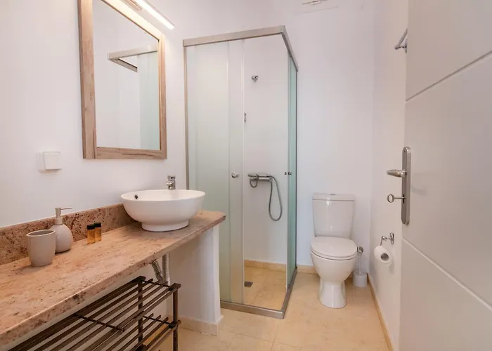 Vakantiehuis Blue View House 1 - Ysternia Bay - 2br Seafront Istérnia